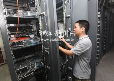 電信工匠盧華立 以“釘子精神”鉆出技術新高度